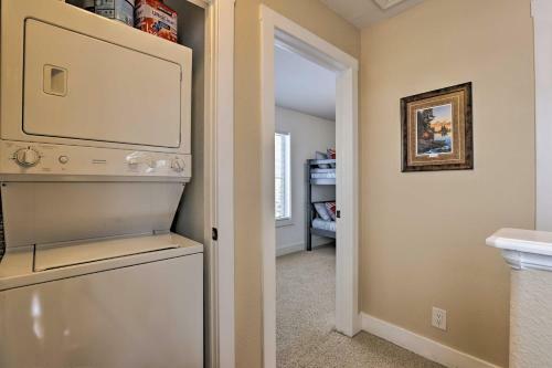 Cozy Granby Home With Deck Less Than 3 Mi To Ski And Golf