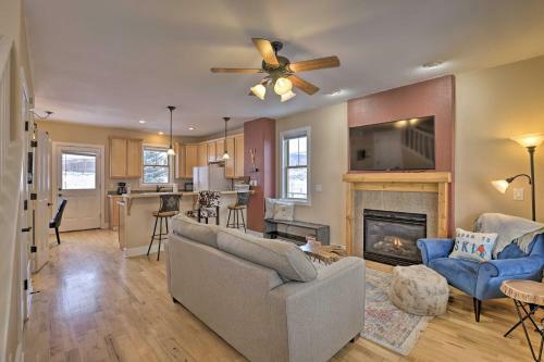 Cozy Granby Home With Deck Less Than 3 Mi To Ski And Golf