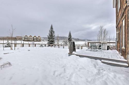Cozy Granby Home With Deck Less Than 3 Mi To Ski And Golf