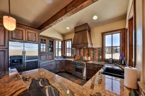 Saddle Ridge Lodge
