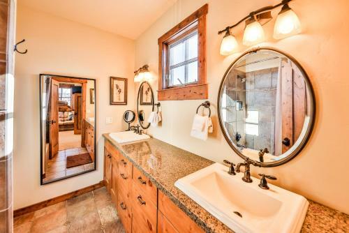 Saddle Ridge Lodge