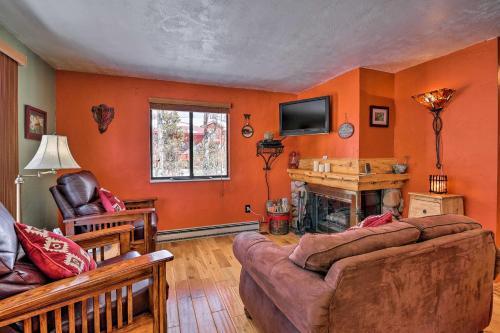 Rocky Mtn Retreat With Balcony, Fire Pit And Grill!