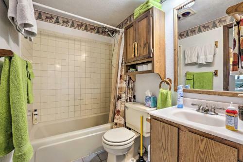Dog-friendly Cabin Situated 2 Miles To Lake Granby
