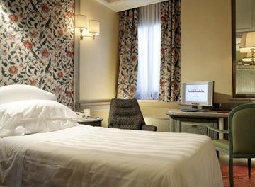 Hotel Capitol World Class