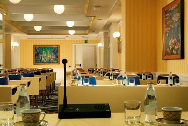 Hotel Capitol World Class