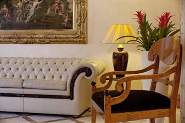 Hotel Capitol World Class
