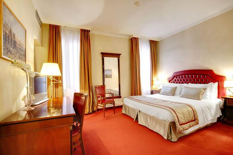 Hotel Don� Palace