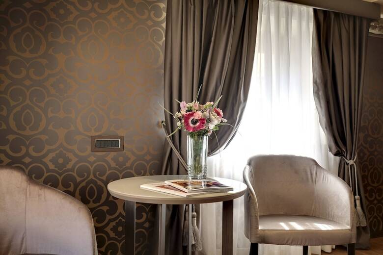 Hotel Don� Palace