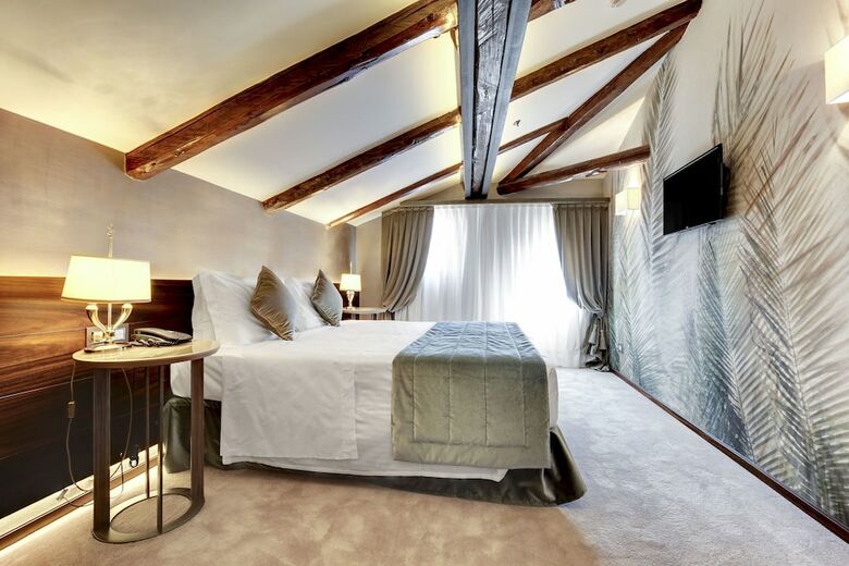 Hotel Don� Palace