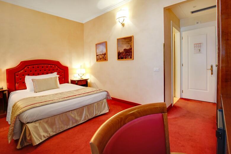 Hotel Don� Palace
