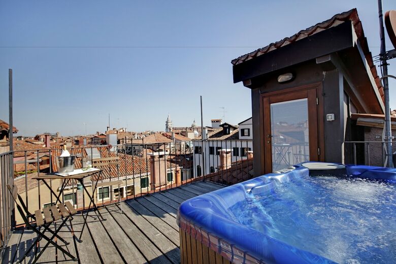 Hotel Don� Palace