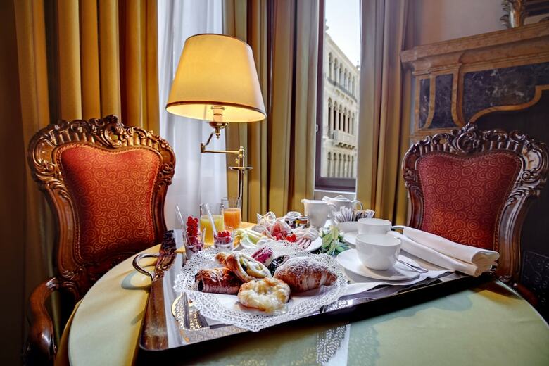 Hotel Don� Palace