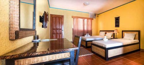 Hotel Marlins Beach Resort