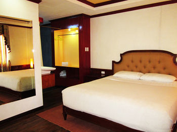 Dulcinea Hotel And Suites