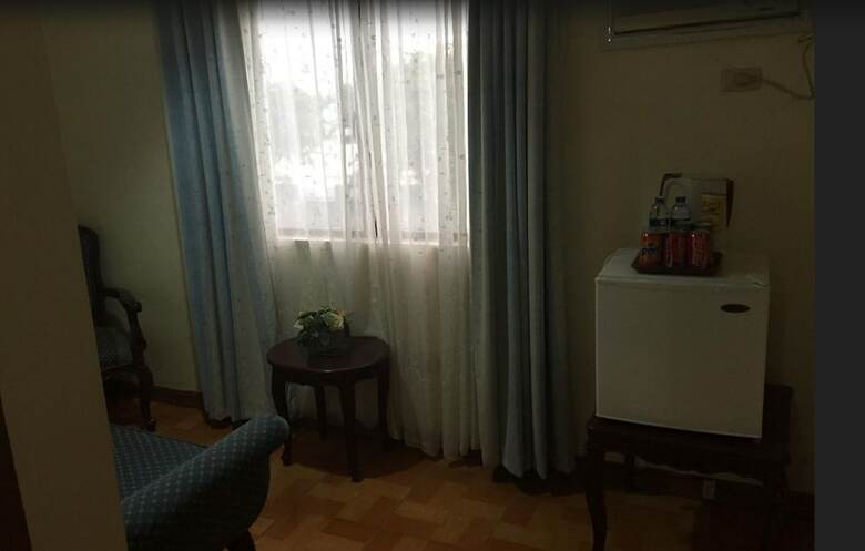Crown Royale Hotel
