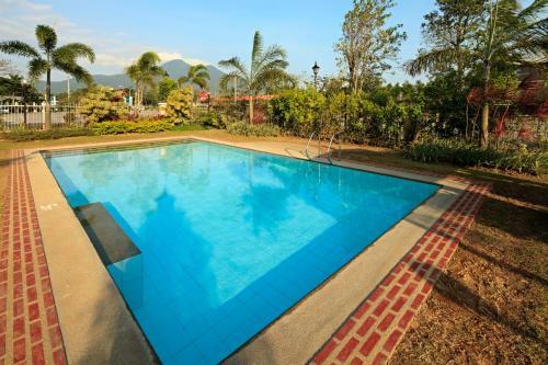 Hotel Microtel By Wyndham Sto. Tomas