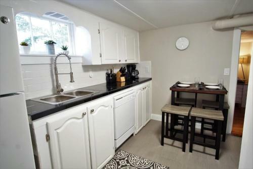Apartamento Charming Bungalow Next To Unc-free Cruiser Bikes! Lower