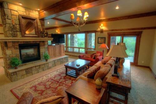 Shadow Mountain Villa