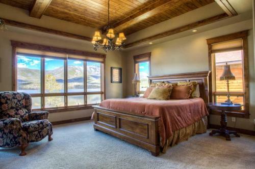 Shadow Mountain Villa