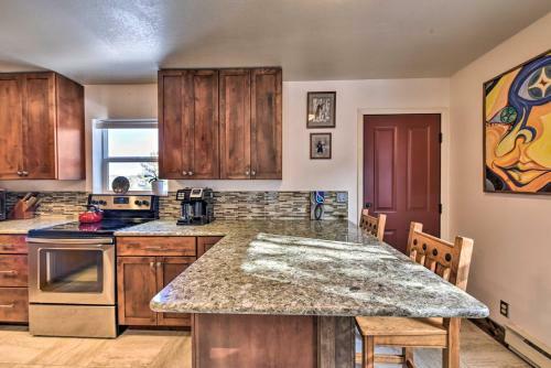 Howard Hideaway With Gas Grill On Cherry Creek!