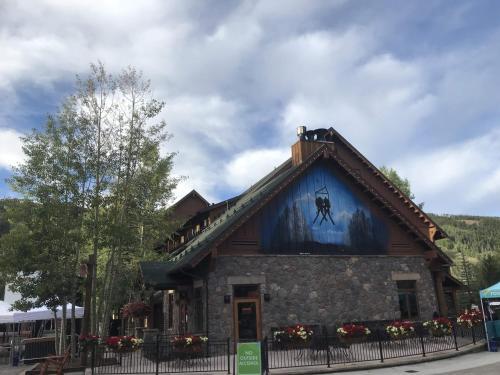 Red Hawk Lodge 2210
