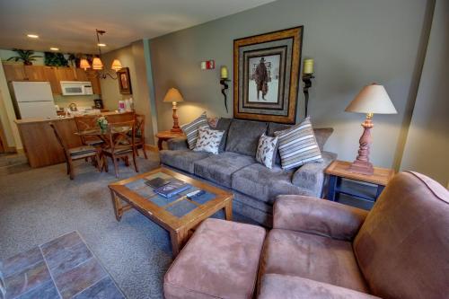 Red Hawk Lodge 2210