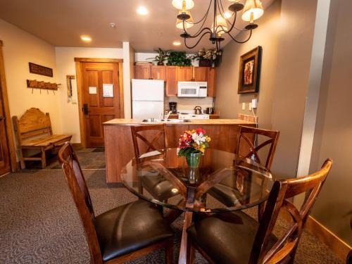 Red Hawk Lodge 2210