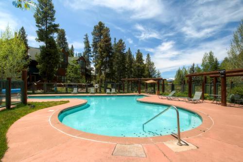 Gorgeous Keystone Abode With Hot Tub And Grilling Area