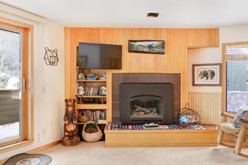 Ski Run Condominiums #108