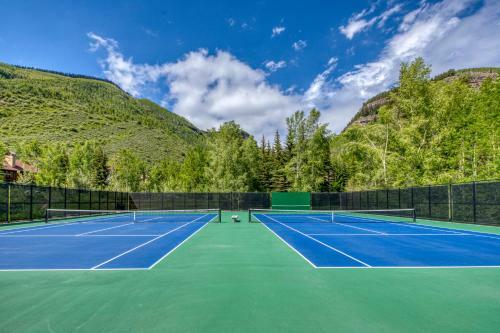Manns Ranch A - 4 Bed 4 Bath Vacation Home In East Vail