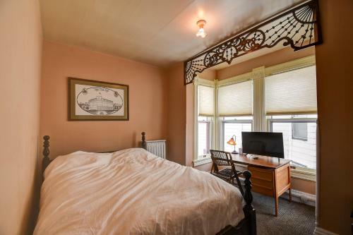 The Mayor's Escape Manor - Access The Great Outdoors!