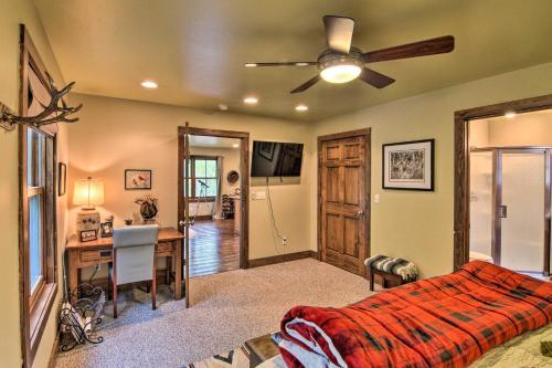 Riverfront House With Fire Pit, Deck And Bbq!