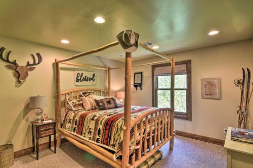 Riverfront House With Fire Pit, Deck And Bbq!