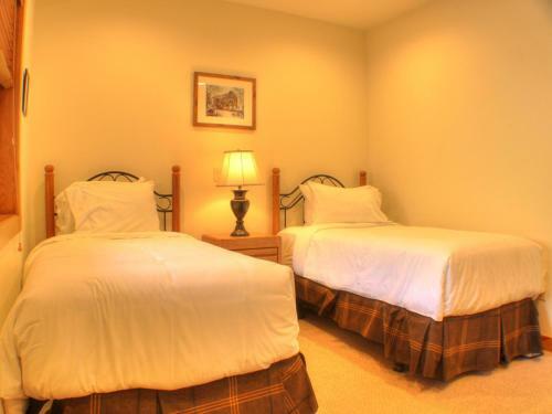 Crested Mtn North #l1 (Condos And Townhomes)