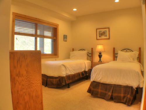 Crested Mtn North #l1 (Condos And Townhomes)
