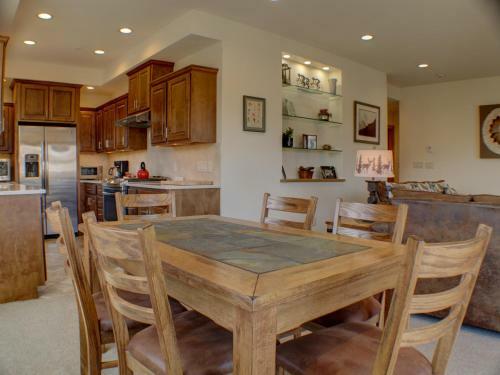 Crested Mtn North #l1 (Condos And Townhomes)