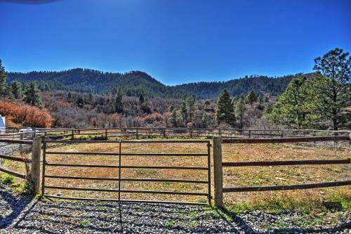 Pagosa Springs Apartment - Hot Tub And Spacious Deck
