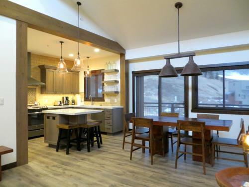 Crested Mtn North L9 (Condos And Townhomes)