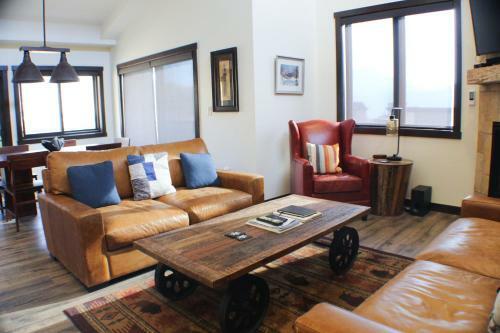 Crested Mtn North L9 (Condos And Townhomes)