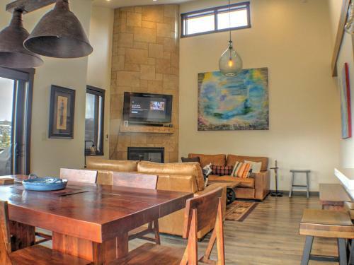 Crested Mtn North L9 (Condos And Townhomes)