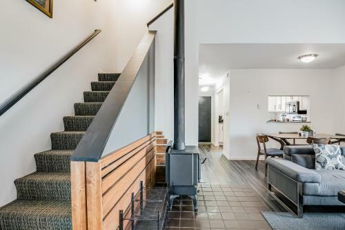 Modern Mountain Getaway