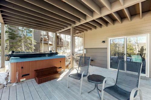 Breezy?s Mountain View Hideaway