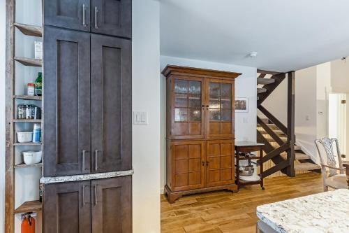 Poplar Mountain Guest House