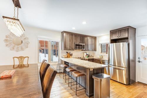 Poplar Mountain Guest House