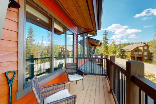 Treehouse Village 325