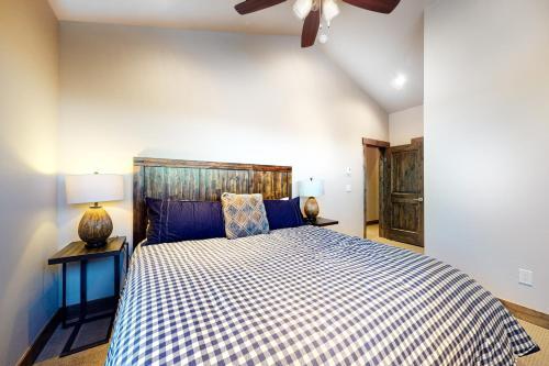 Treehouse Village 325