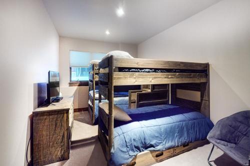 Treehouse Village 325