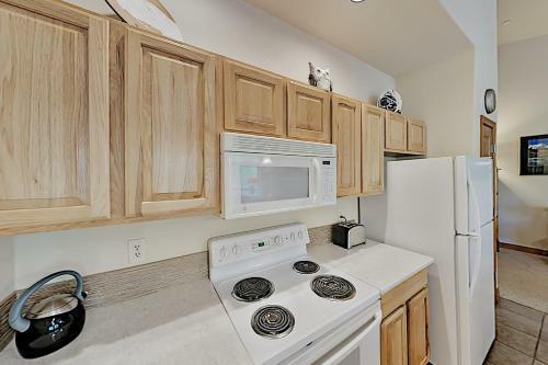 Apartamento Spacious Condo On Blue River - Water-view Balcony Condo