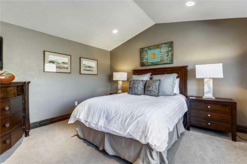Summit Vista Home