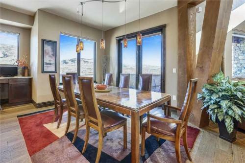 Summit Vista Home